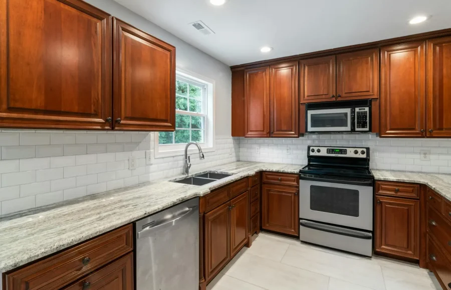 Modern kitchen layouts in Burlington Ontario including L-shaped, U-shaped, and island kitchen designs